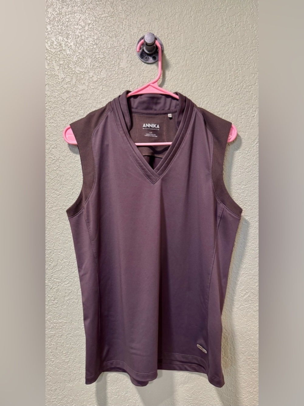 Cutter & Buck Annika V-Neck Sleeveless Tank L
